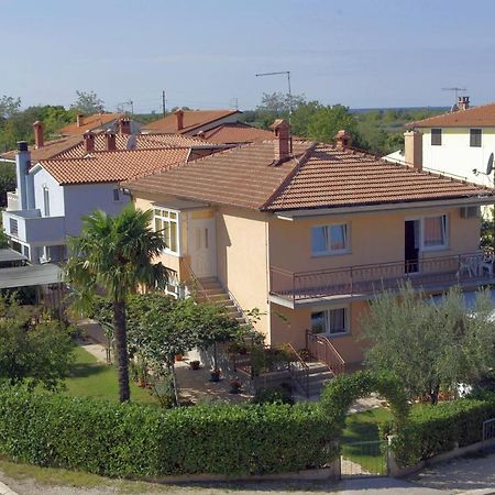 Apartments & Rooms Barbara Umag Exterior photo