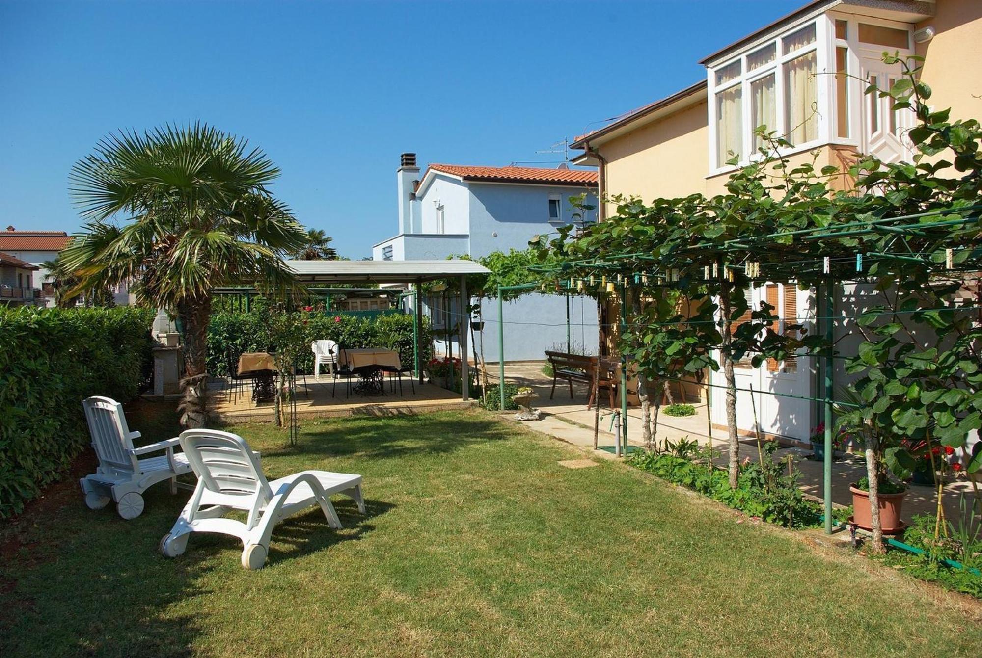 Apartments & Rooms Barbara Umag Exterior photo