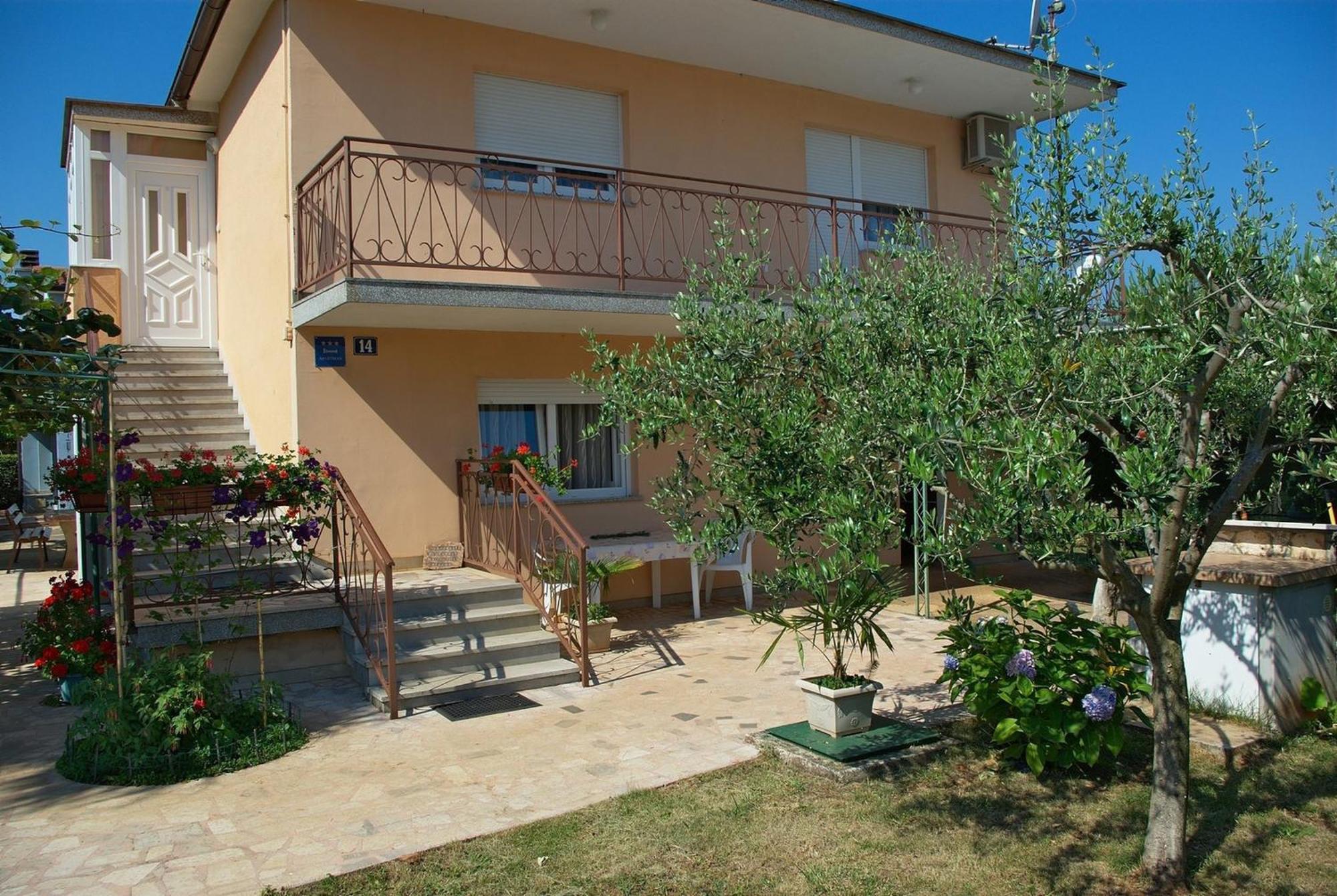 Apartments & Rooms Barbara Umag Exterior photo