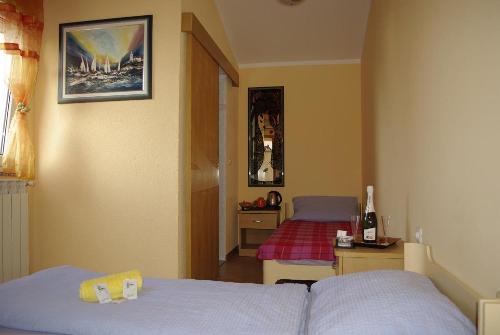 Apartments & Rooms Barbara Umag Exterior photo